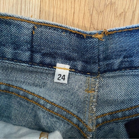 Levi’s Distressed High Waist Raw Hem Jeans Size 24 - Picture 3 of 4